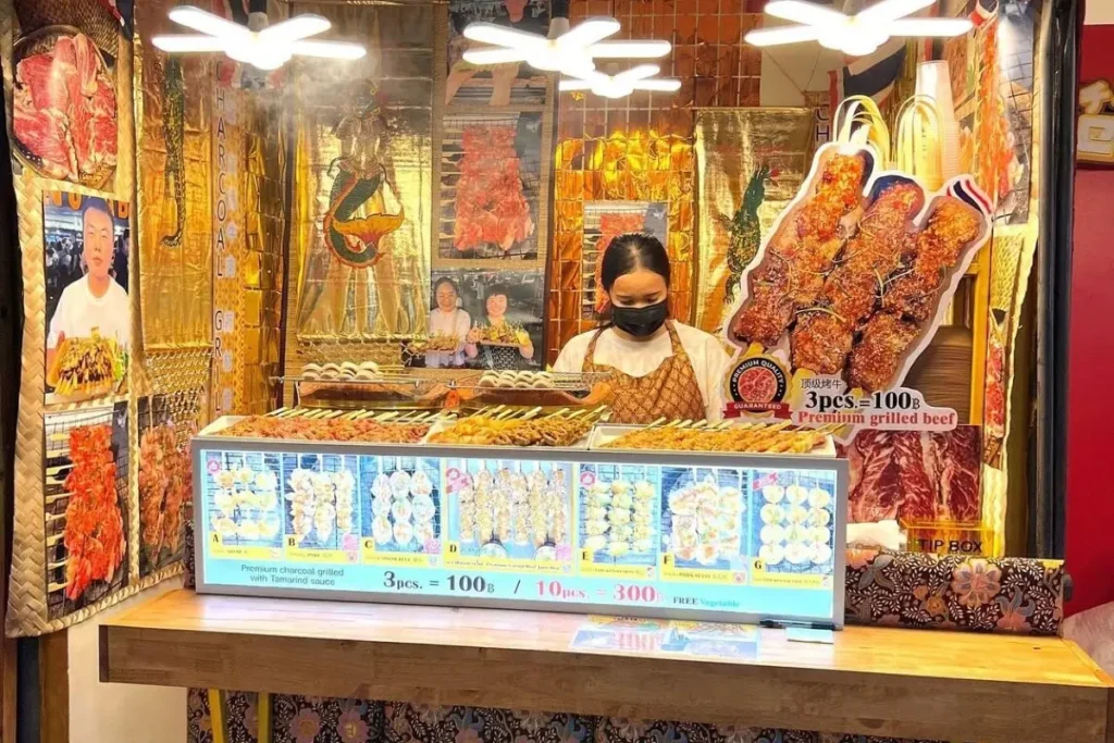 Jodd Fairs Night Market in Bangkok